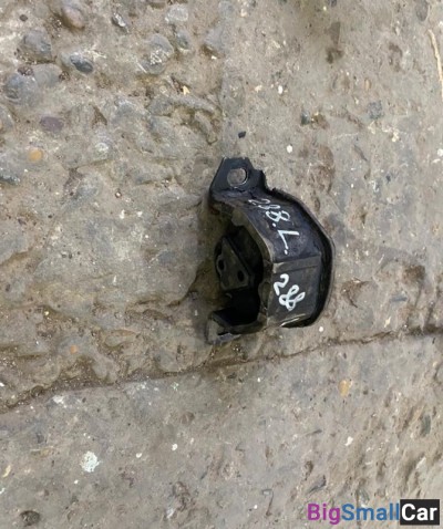 Подушка от двс левая Daewoo Nexia (дэу нексия)